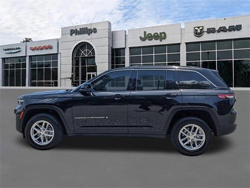 2024 Jeep Grand Cherokee Laredo