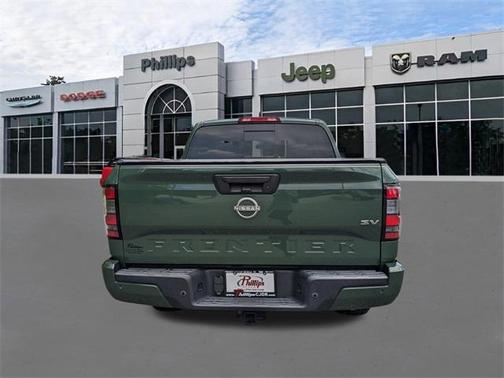 2023 Nissan Frontier SV