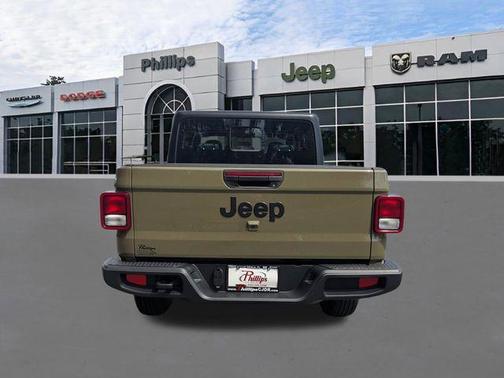 2026 Jeep Gladiator Sport