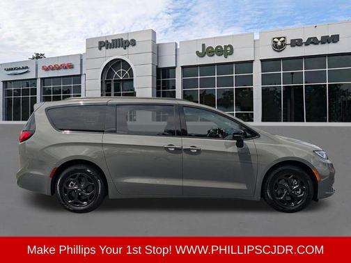 Ceramic Gray 2025 Chrysler Pacifica Hybrid Select