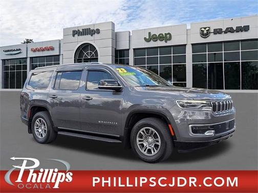 2023 Jeep Wagoneer Base