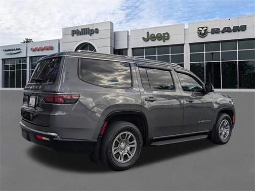 2023 Jeep Wagoneer Base