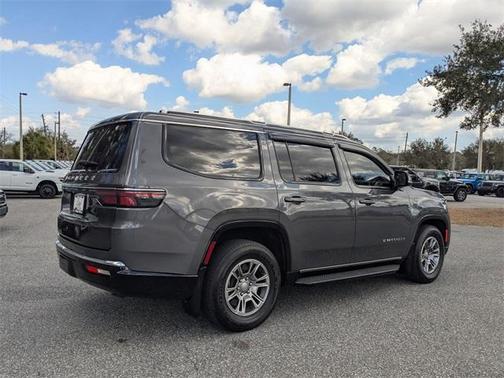 2023 Jeep Wagoneer Base