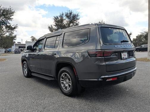 2023 Jeep Wagoneer Base