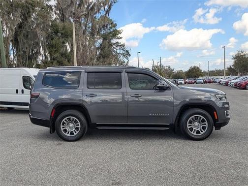 2023 Jeep Wagoneer Base