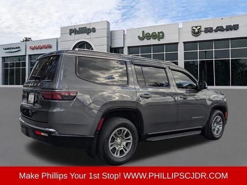 2023 Jeep Wagoneer Base