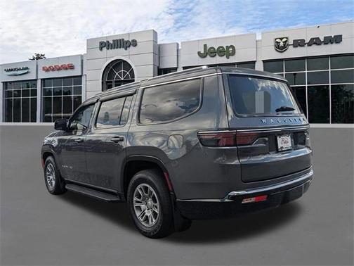 2023 Jeep Wagoneer Base
