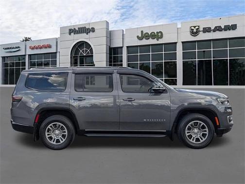 2023 Jeep Wagoneer Base