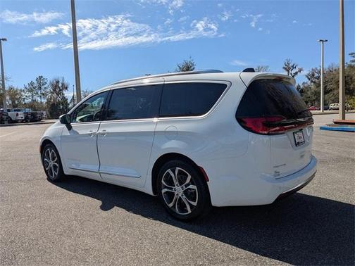 2026 Chrysler Pacifica Pinnacle
