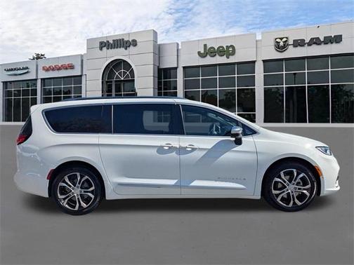 2026 Chrysler Pacifica Pinnacle