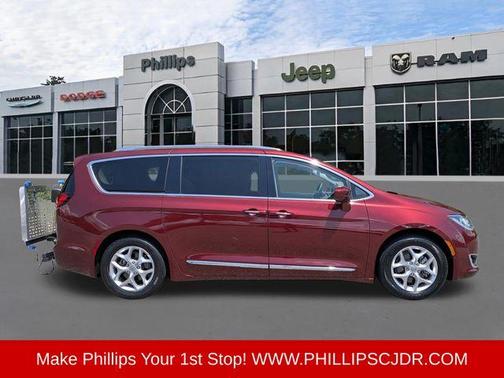 Velvet 2018 Chrysler Pacifica Touring-L Plus