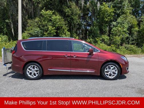 Velvet 2018 Chrysler Pacifica Touring-L Plus