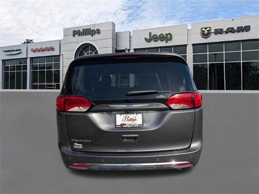 2019 Chrysler Pacifica Touring-L