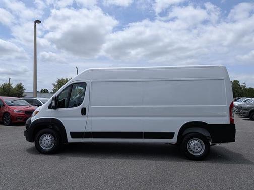 Bright White Clearcoat 2026 RAM ProMaster 2500 High Roof