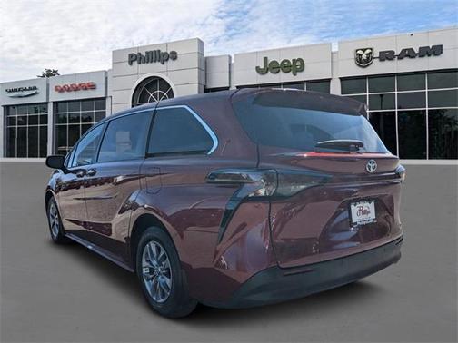2023 Toyota Sienna XLE