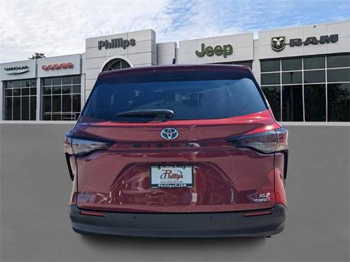 2023 Toyota Sienna XLE