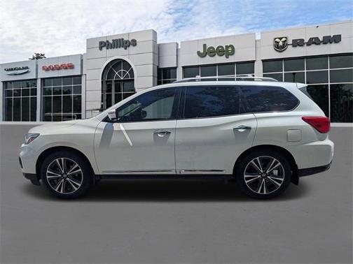 2017 Nissan Pathfinder Platinum