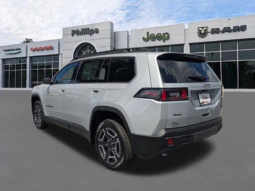 Silver Zynith 2026 Jeep Cherokee LAREDO/LIMITED