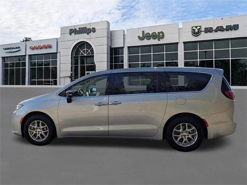 2024 Chrysler Pacifica Touring-L