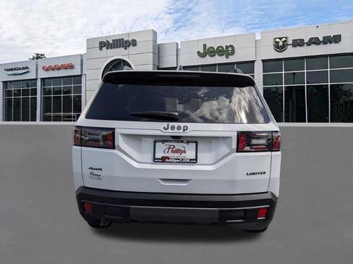 Bright White Clearcoat 2026 Jeep Cherokee LAREDO/LIMITED