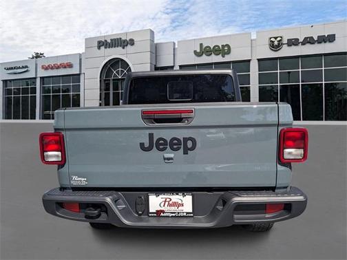 2025 Jeep Gladiator Sport