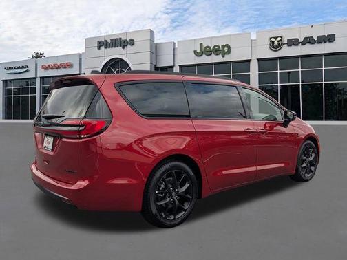 2026 Chrysler Pacifica Limited