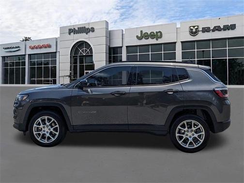 2023 Jeep Compass Latitude Lux