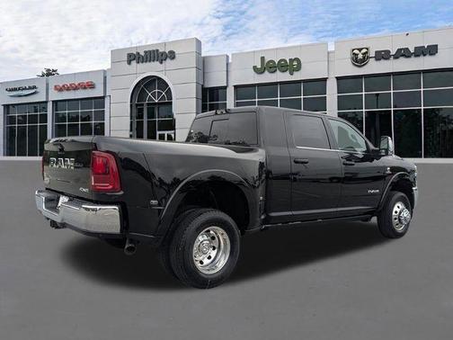 Diamond Black 2026 RAM 3500 Limited