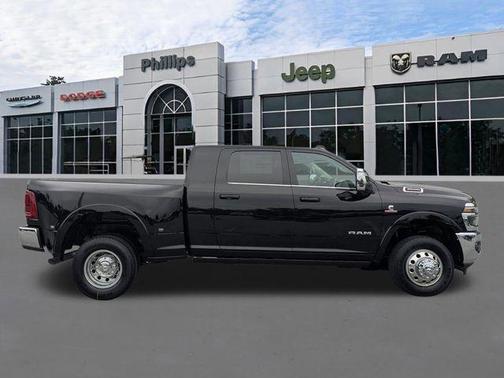 Diamond Black 2026 RAM 3500 Limited