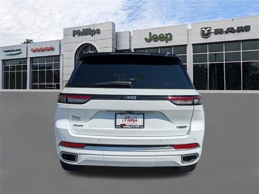 2023 Jeep Grand Cherokee Summit
