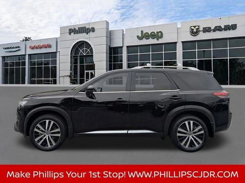 Black 2024 Nissan Pathfinder Platinum