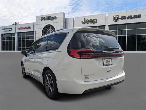 2025 Chrysler Pacifica Pinnacle
