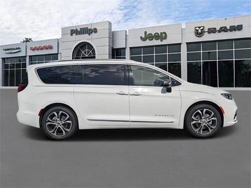 2025 Chrysler Pacifica Pinnacle