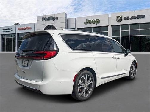 2025 Chrysler Pacifica Pinnacle