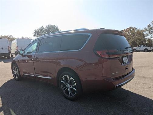 2026 Chrysler Pacifica Pinnacle