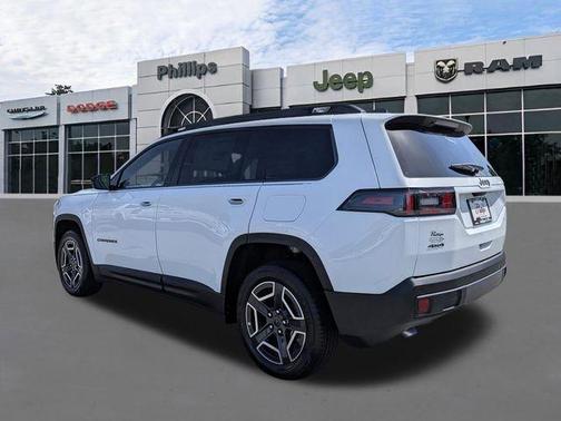 Bright White Clearcoat 2026 Jeep Cherokee LAREDO/LIMITED