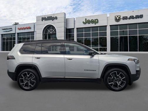 Silver Zynith 2026 Jeep Cherokee Overland