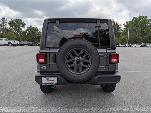 Granite Crystal Clearcoat Metallic 2026 Jeep Wrangler Sport