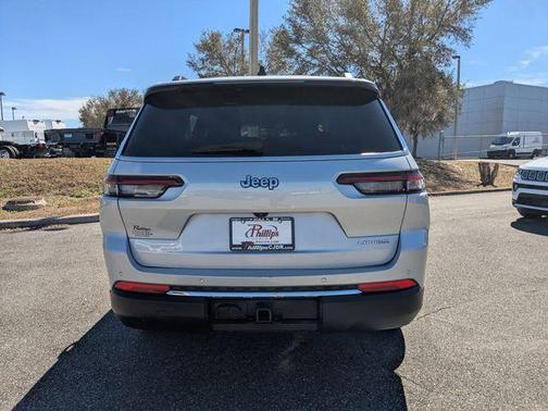 2023 Jeep Grand Cherokee L Laredo