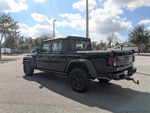 2022 Jeep Gladiator Sport