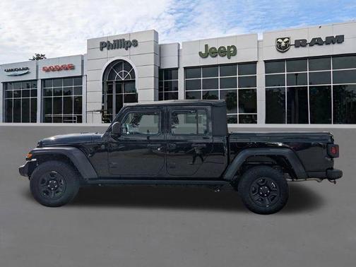 2022 Jeep Gladiator Sport