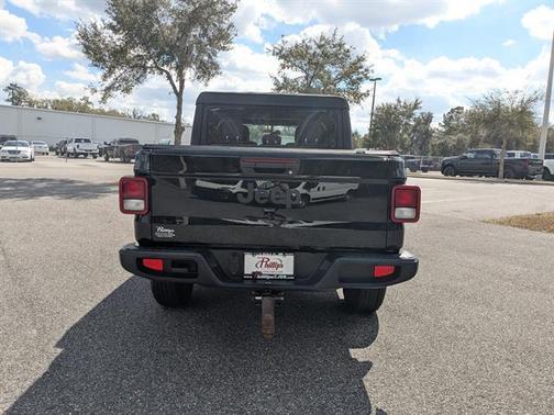 2022 Jeep Gladiator Sport