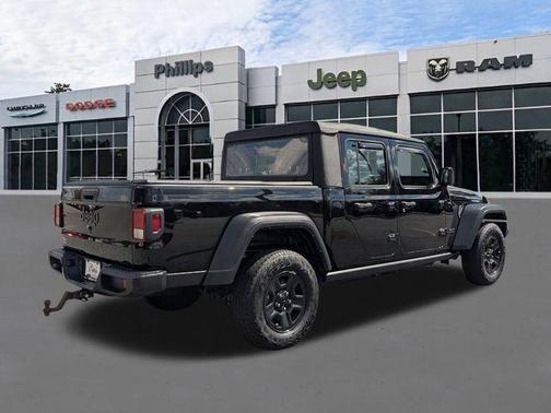 2022 Jeep Gladiator Sport