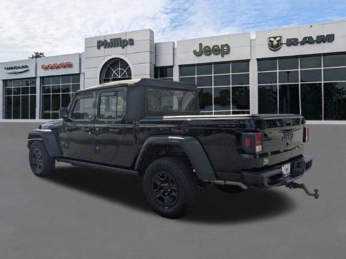 2022 Jeep Gladiator Sport