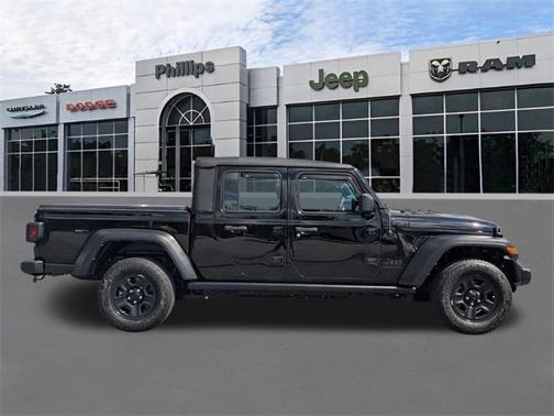 2022 Jeep Gladiator Sport
