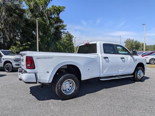 Bright White Clearcoat 2026 RAM 3500 Big Horn