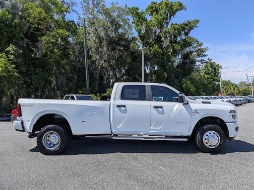 Bright White Clearcoat 2026 RAM 3500 Big Horn