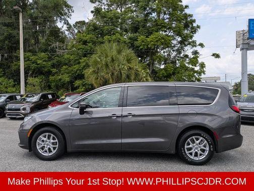 2023 Chrysler Pacifica Touring-L