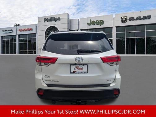 Blizzard Pearl 2017 Toyota Highlander XLE