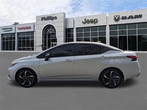 2023 Nissan Versa 1.6 SR